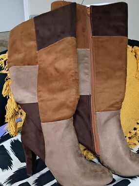 Suede Knee-High Heeled Boots in Color Block Brown Multi